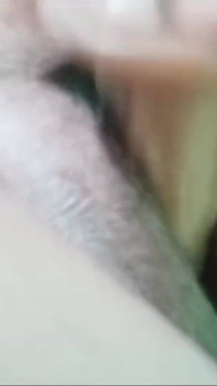 Tante seksi filipina lagi asik masturbasi sambil meringis keenakan