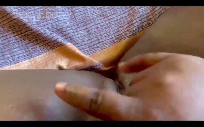 Sexy Ebony: Assista me jogar com meu cu e buceta até gozar