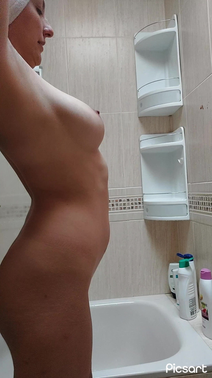 Softbrattypuppy: Tonton Saya Di Bilik Mandi Tanpa Saya Perasan