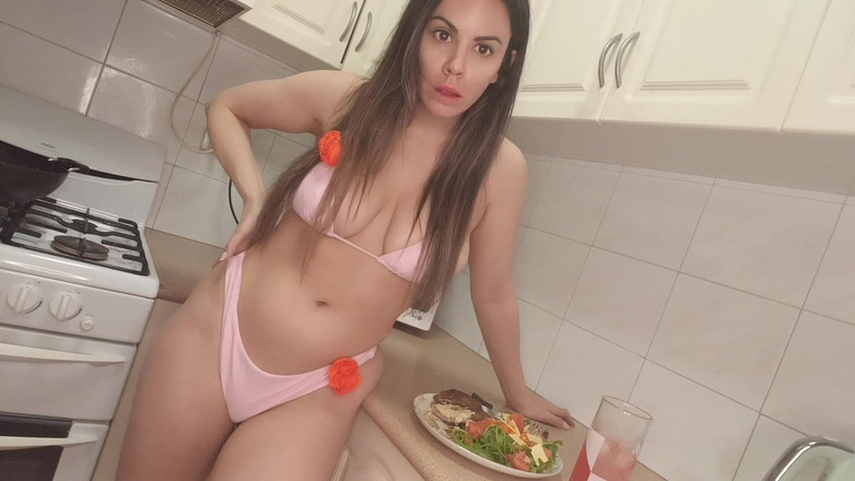 Annika Rain: 継母があなたを叱る