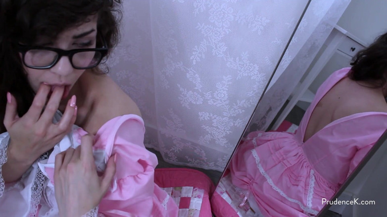 PrudenceK: एकल हस्तमैथुन: Sweet erololi गैर-नग्न हिताची छड़ी चरमसुख