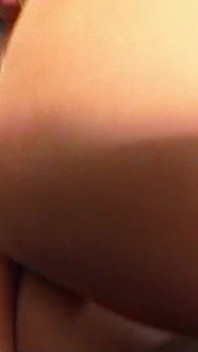 Sexy teen bionda magra del college viene scopata duramente da un grosso cazzo nero
