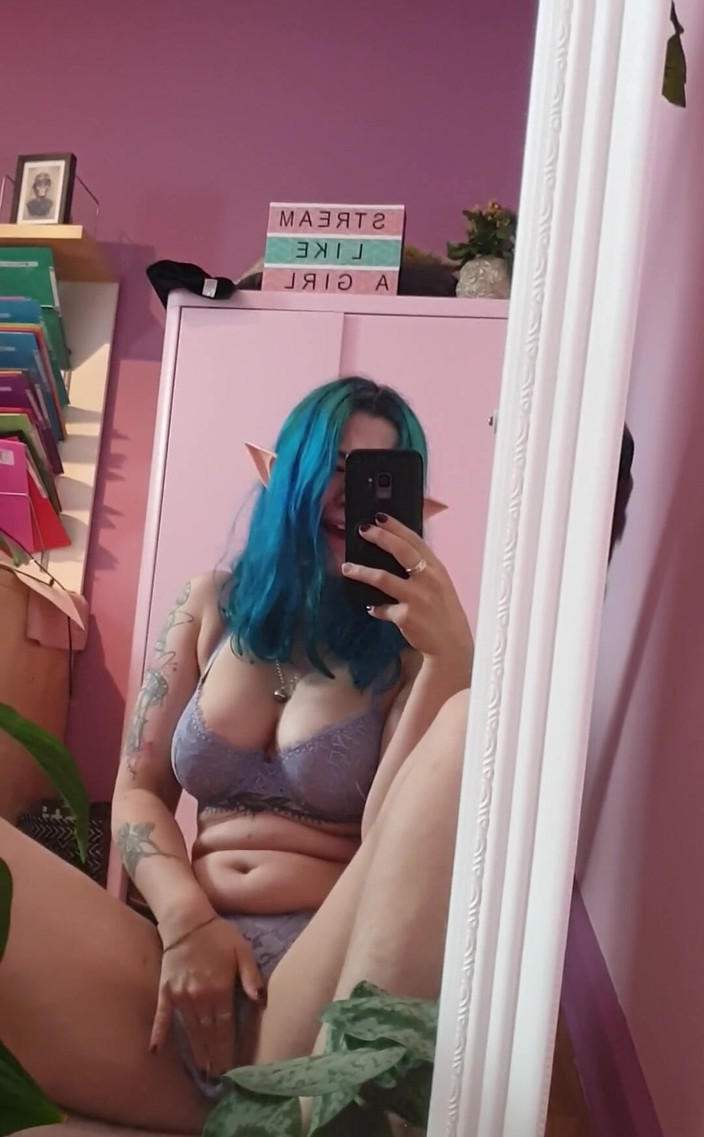 Khalamite: Omg, která byla nečekaná, ale... Fanoušek, který miluji, mi poslal...