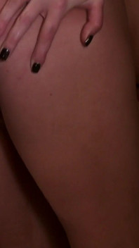 Cewek-cewek seksi ini digilir sama banyak pria di pesta seks liar