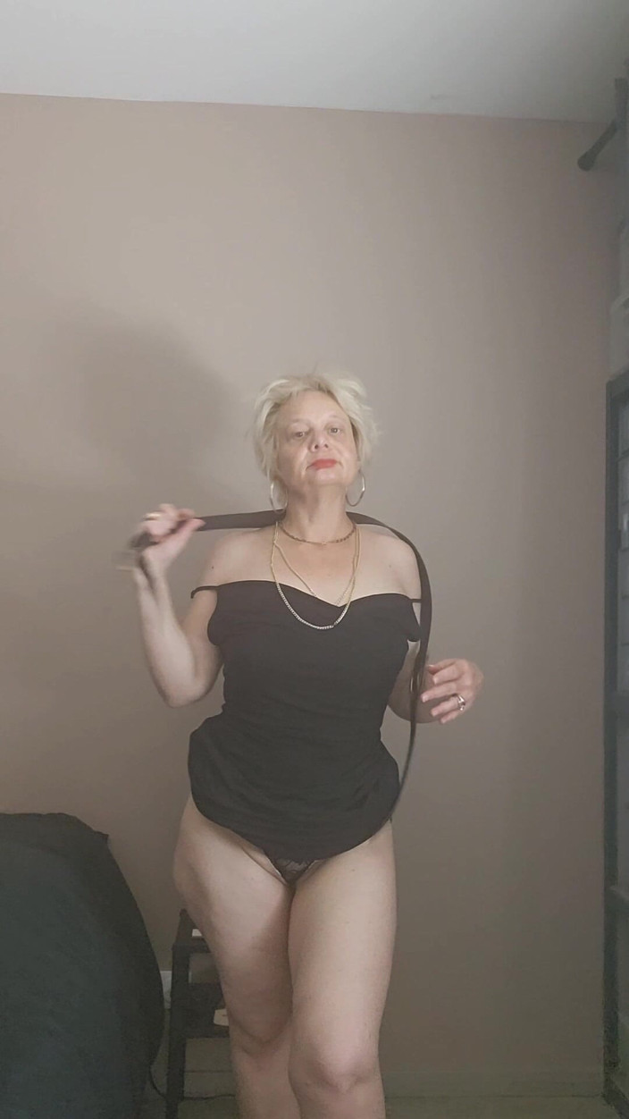 Sofy13: Tu MILF Madura Y Zorra Está Esperando Tu Gran Polla.
