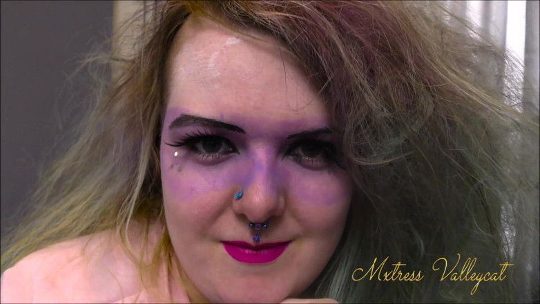 Mxtress Valleycat: Get me something pretty for my face