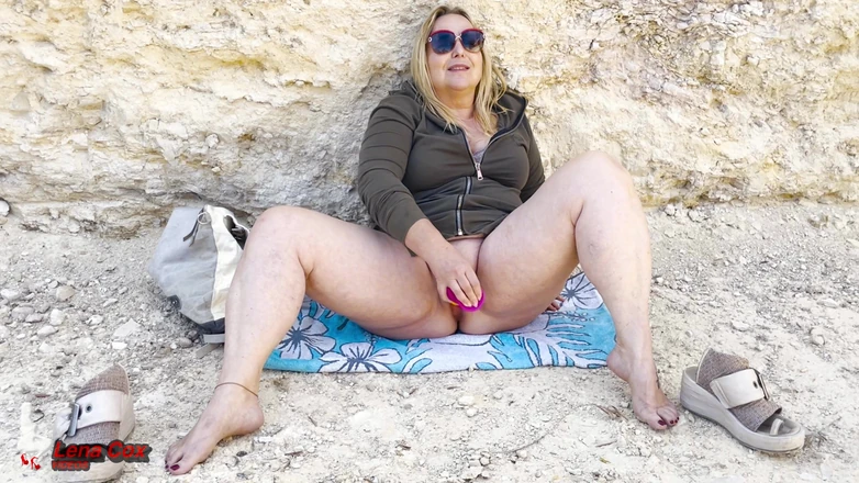 Lena Cox: Lena Outdoor Wet Surrender - One Toy, One Wall, Many Orgasms