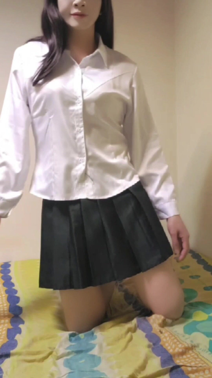 Taiwancdgirl: La pseudo-ragazza Tingxuan è sdraiata sul letto aspettando che tu gli...