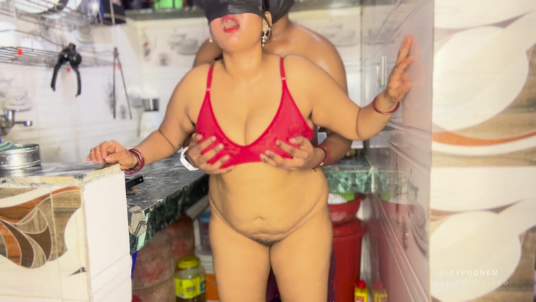 Badal09: Desi Stepfather Finds Adult Stepdaughter Alone at Home and Engages...