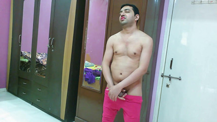 Cute & Nude Crossdresser: Dolce sissy travestito femboy Sweet Lecca-lecca in un top e...