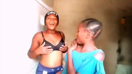 Menikmati di bulan baru