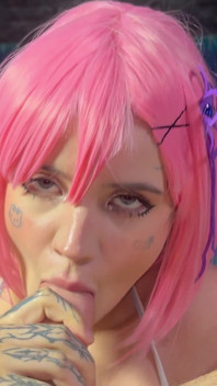 Teen thích cosplay, sục cu bằng chân và đút con cặc lớn vào đít