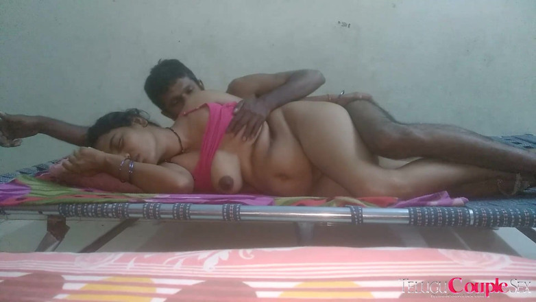 Telugu Couple: คู่รักอินเดีย - ภรรยา Telugu หีเงี่ยนทนไม่ไหว เย็ดกันแบบดุเดือด