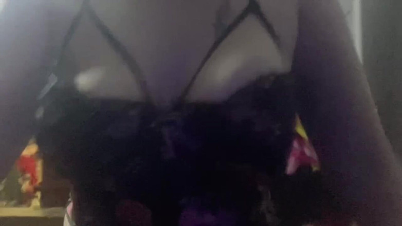 Renee Sakuya: 胸部慢跑