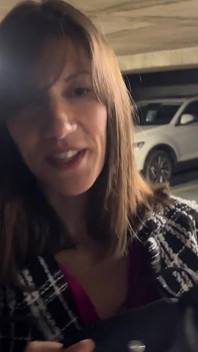Poszedłem za moim fanem Antoine'em na parking publiczny, aby mógł mnie dziko przelecieć