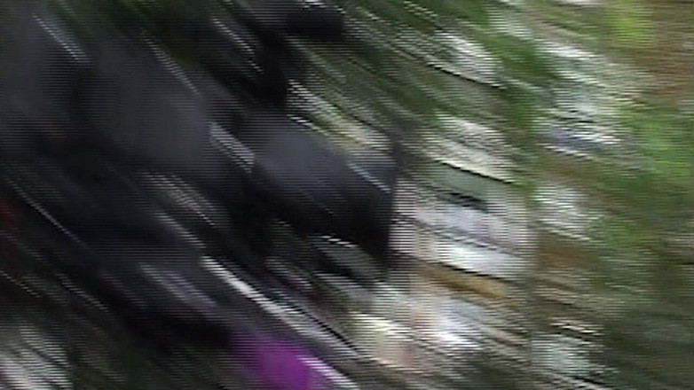 Erotic Club: 金发女郎一边被狠操后入式舔阴