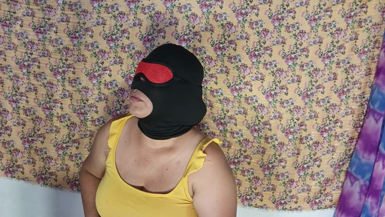 Bondage homemade mature: Maska kouření