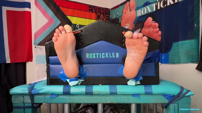 Ticklish Chubs: Ryan rậm lông được cù sung sướng