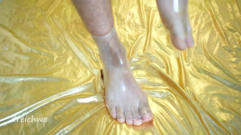 Dreichwe: Fetish kaki dengan kondom