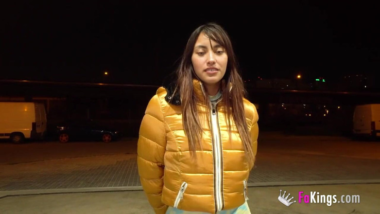 FAKings: Dulce nena mexicana de 19 años quiere conocer pollas españolas: ¡cumplimos sus...