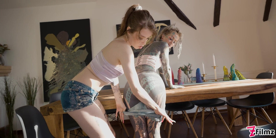 Z-Filmz: Lesbian bertato seks anal ekstrem sampai lubangnya menganga lebar - eden...