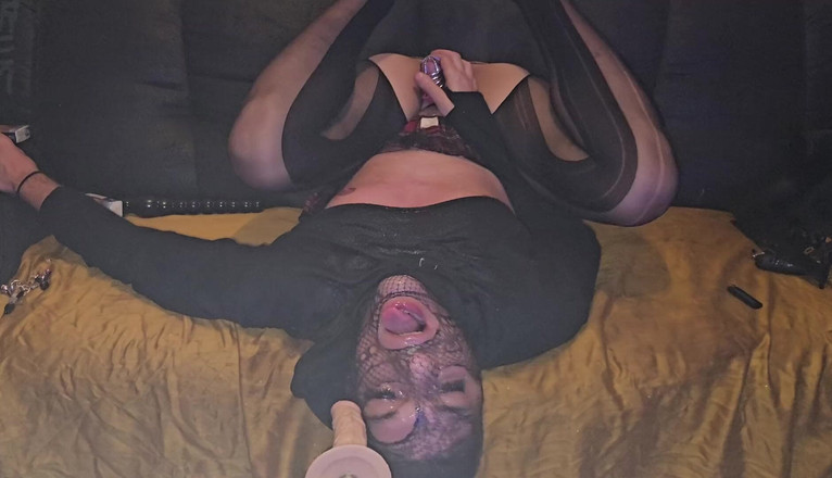 Bound_Sissy: Nô lệ phục tùng đụ mặt và đi tiểu