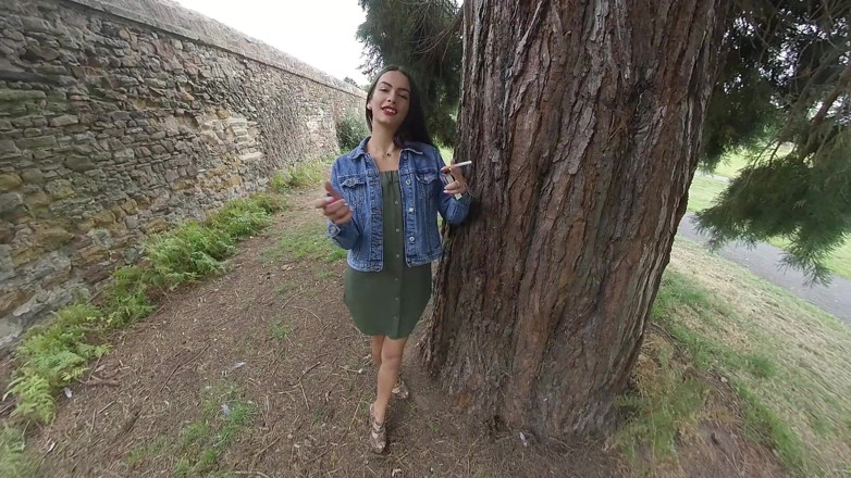 VR smokers HD-2D Videos Only: Người mẫu Kim - Cây sồi hùng mạnh
