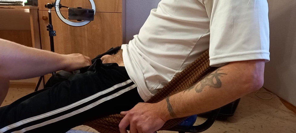 Zona901: fet kvinna runkar av min kuk på morgonen innan cumshot