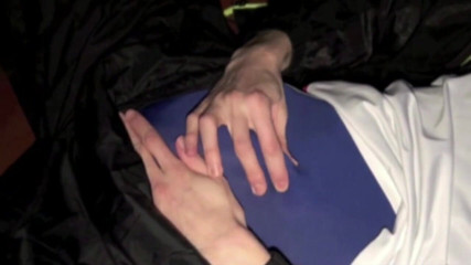 Sneaker gay: Pelle e sneaker dominazione fetish estrema