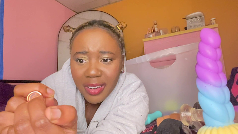 ALLIYAH ALECIA: 我的整个成人玩具合集被揭晓