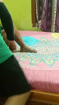 Ngentot hardcore pandit terangsang dengan istri seksi dengan pakaian dalam