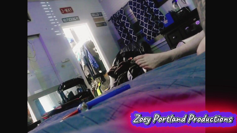 Zoey Portland: Пока мужа нет дома, жена получит жесткий член