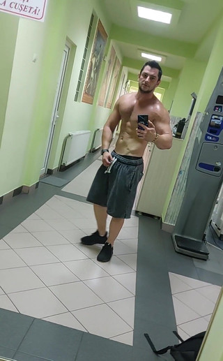 Michael Ragnar: Větší, je lepší