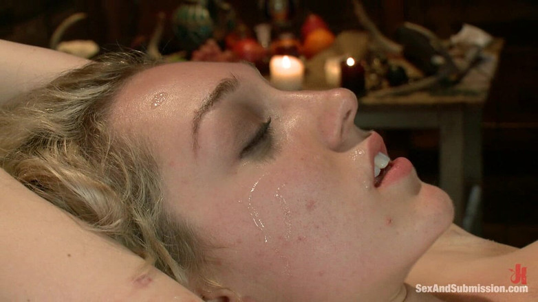 Sex and Submission by Kink: Natuurlijk geboren onderdanig