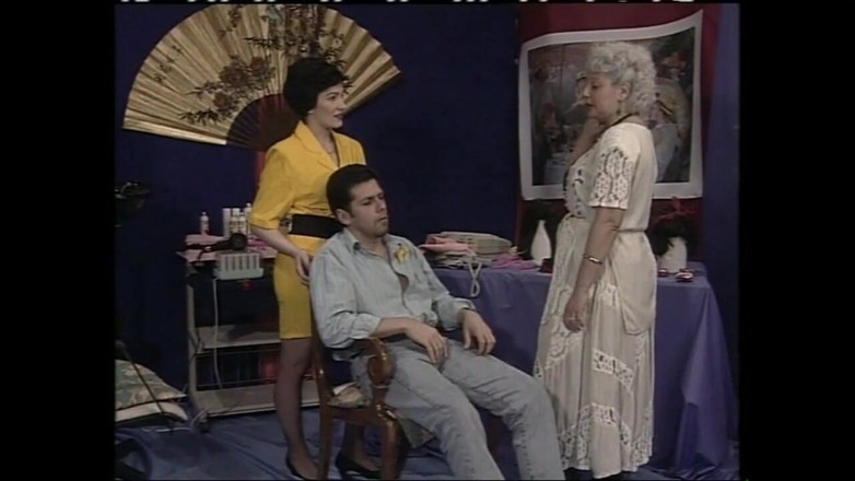 Vintage megastore: Italienischer retro-dreier für eine MILF in sexy schwarzen strümpfen in...
