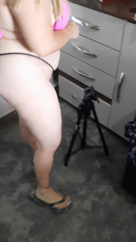 Ayo makan pantat besar ini