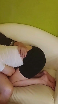 O femeie matură care iubește streamingul live