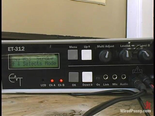 Wired Pussy by Kink: Maklaryn