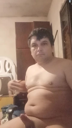 Göğüslerime tüm döller açık