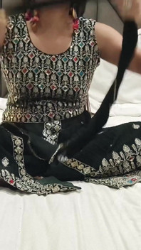 Tombul büyük götlü desi yenge maa harami devar tarafından sikiliyor