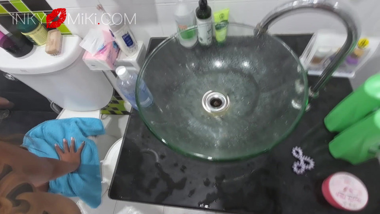 Inky Miki: 난 항상 하드 백인 자지와 신선한 정액의 부하에 대한 준비가 해요