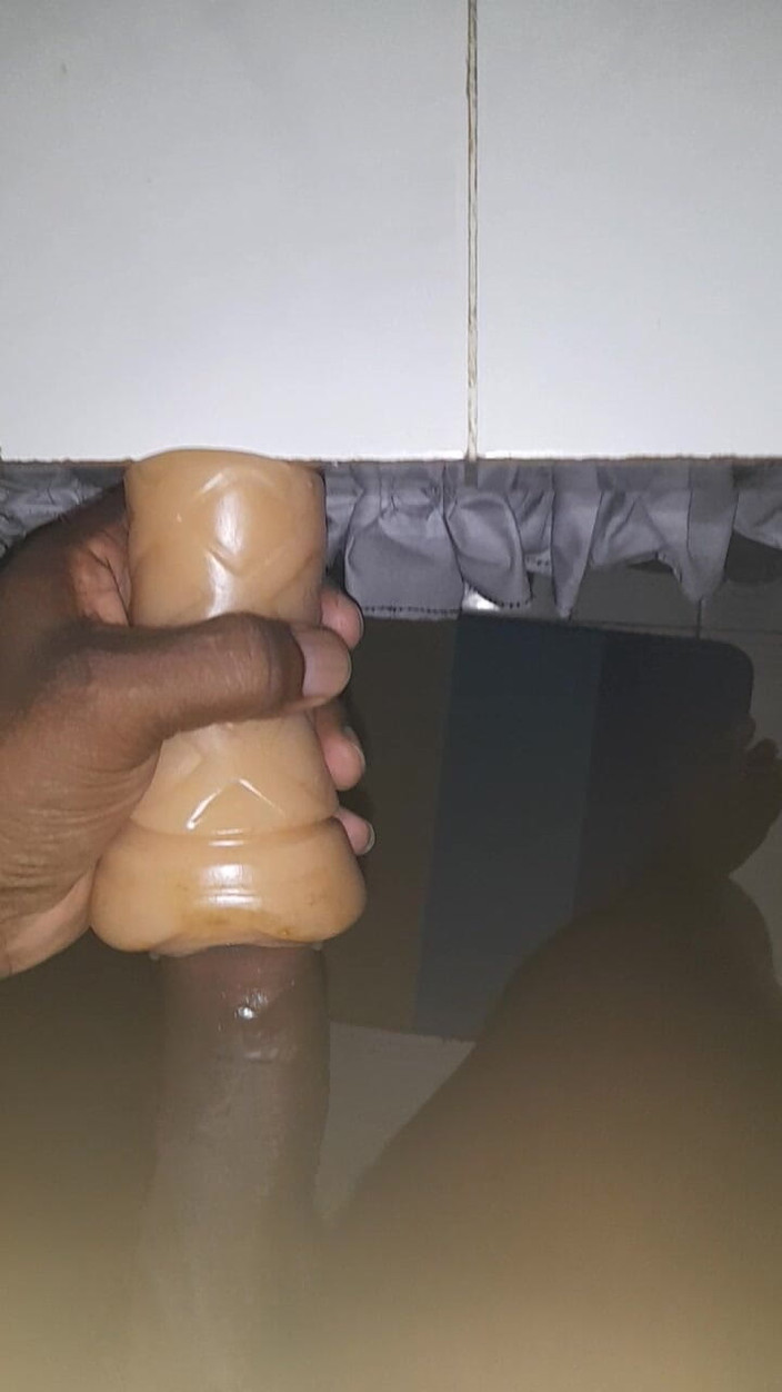Black guy: s7 e6