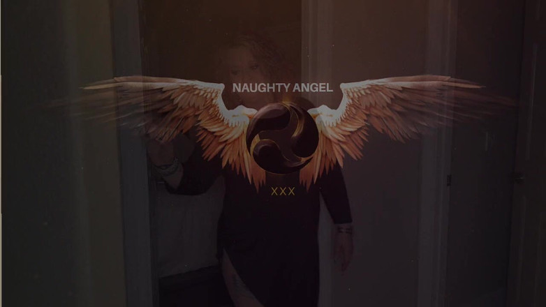 Ms. Naughy Angel: Anal sürtük büyük zenci yarağını içine aldı