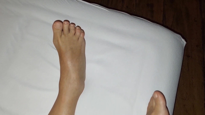 Selena701: Selena menikmati pemujaan kaki