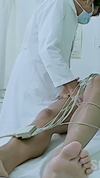 İki Azgın Kadın Son Derece Dr. Dirty Için