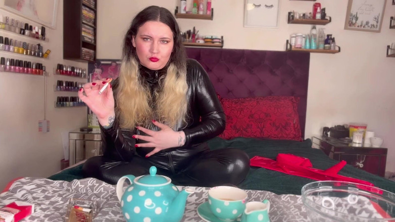 MissFFW: Puan Ffw Minum Teh Sehingga Dia Membasahi Kencing