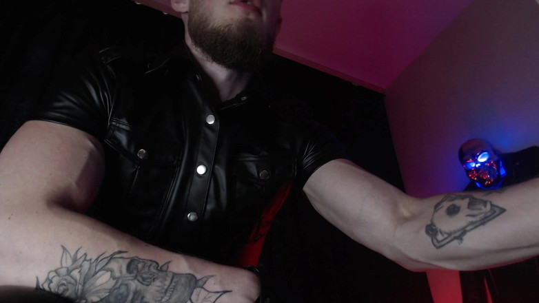 Hunky time: Alfa V Kůži a Slintající S Dominancí