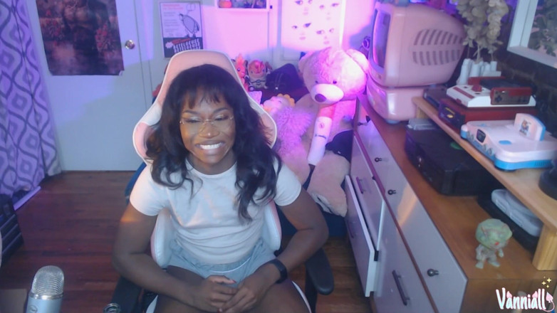 Vanniall: Big Girldick Bulge Teasing with Messy Self-facial Finish! Black Trans...