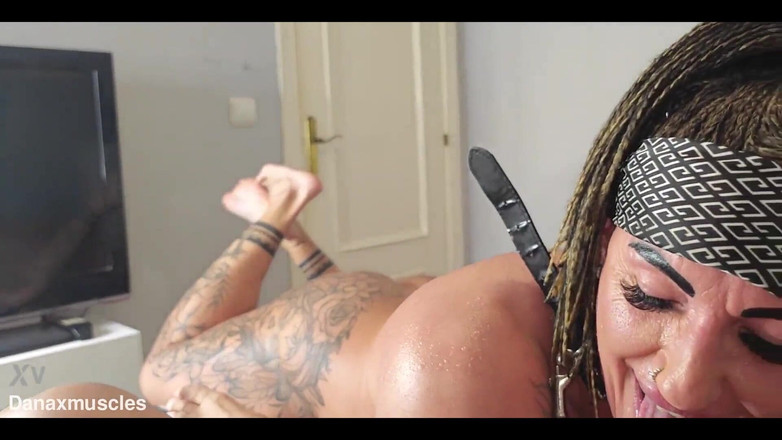 Danaxmuscles: मुझे अपना लंड दो और मेरे चेहरे पर वीर्य डालो