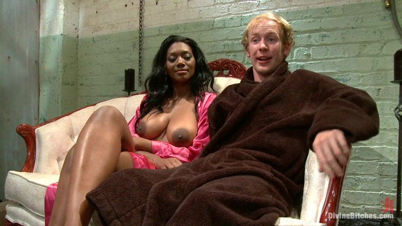 Divine Bitches by Kink: Amazon african Goddess और lily white bitchboy